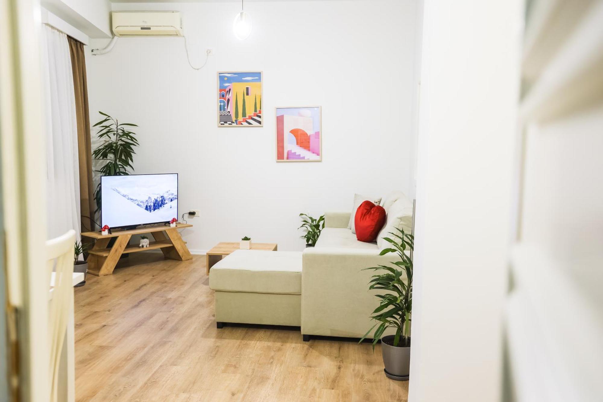 At Bazaar Central Apartment Тирана Екстер'єр фото